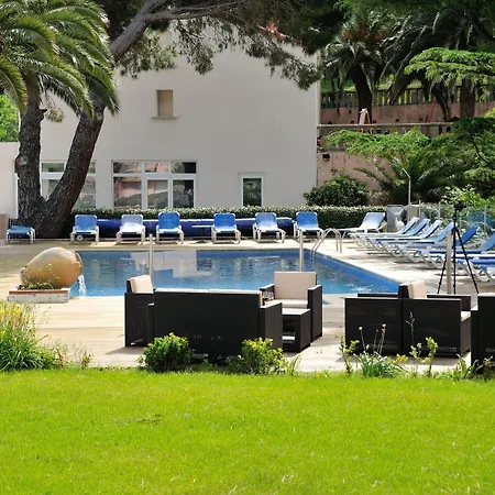 Hotel Les Jardins Du Cedre, Boutique & Gastronomie