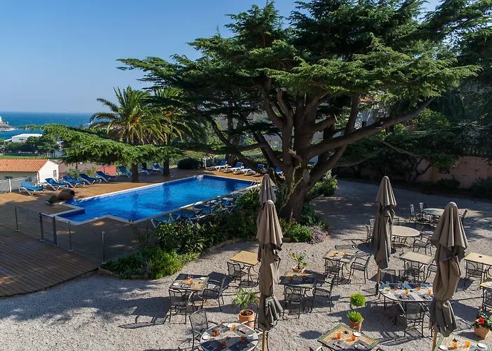 Hotel Les Jardins Du Cèdre 3*