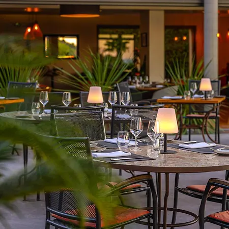 Les Jardins Du Cedre, Boutique & Gastronomie 旺德尔港